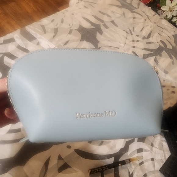 Perricone MD Pastel Blue Cosmetic Case with Brand Embossed Logo - Picture 8 of 9